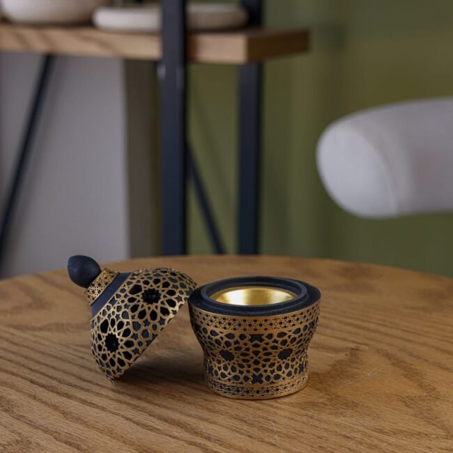 ⁦Rounded Dome Ceramic Incense Burner with Islamic Golden Pattern⁩ - الصورة ⁦2⁩