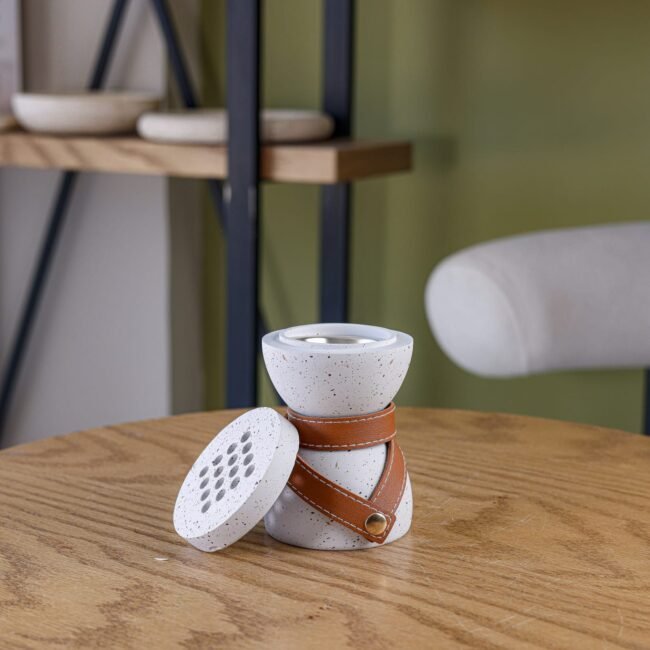 ⁦White Textured Ceramic Incense Burner with Brown Leather Wrap⁩ - الصورة ⁦2⁩