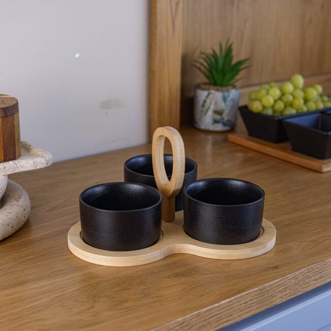 ⁦Round Wooden Tray with 3 Round Ceramic Bowls⁩ - الصورة ⁦2⁩