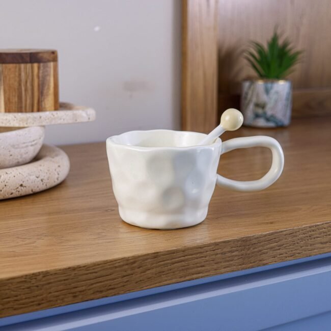 Decorated ceramic mug - Image 2