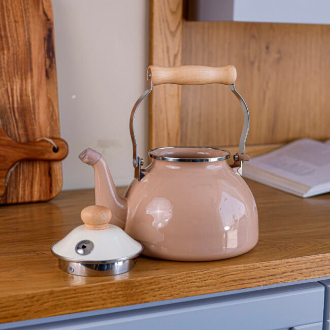 Classic Metal Teapot with Wooden Handle - Image 2