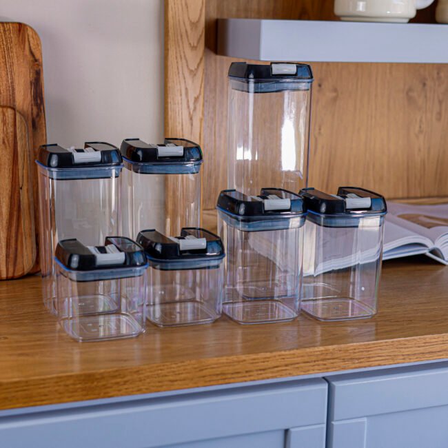 Tupperware seven-piece set