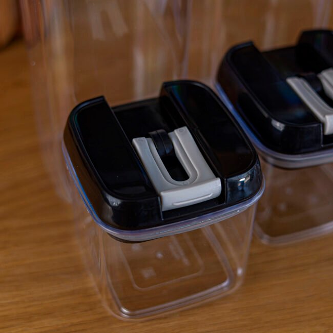 Tupperware seven-piece set - Image 3