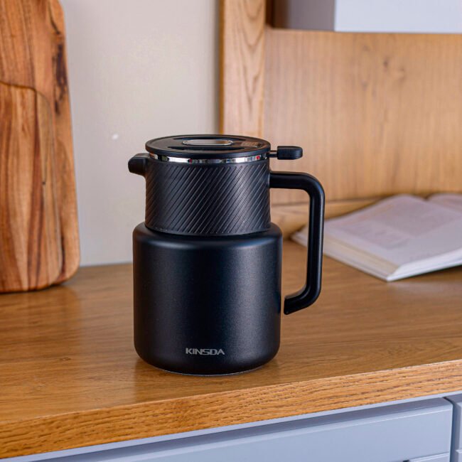 Smart Thermal Flask with Digital Temperature Display - Image 4