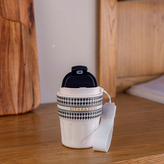 ⁦Portable Thermal Cup with Sealed Lid⁩ - الصورة ⁦2⁩