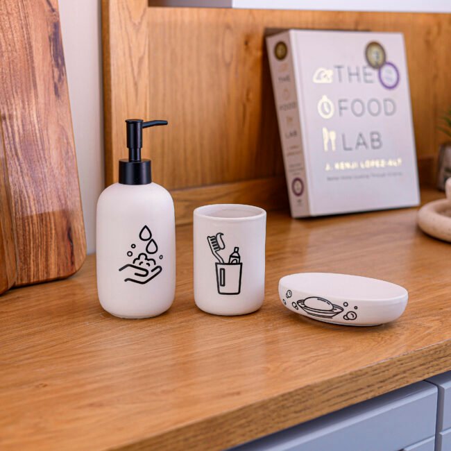 ⁦Modern 3-Piece Bathroom Accessories Set⁩ - الصورة ⁦3⁩