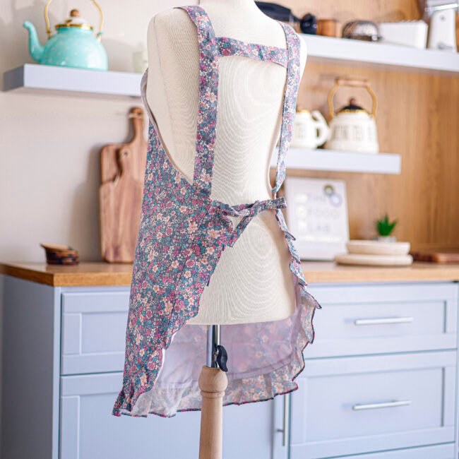 Women's Padded Kitchen Apron with Floral Pattern - Image 6