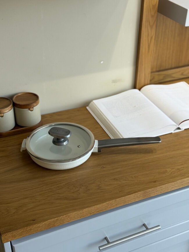 Non-Stick Frying Pan with Glass Lid and Wooden Handle
