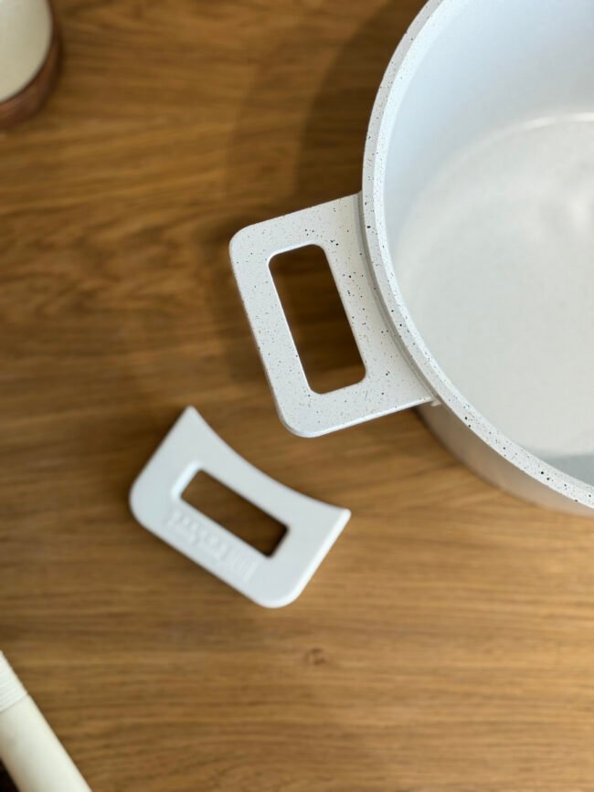 Cooking Pot with Glass Lid - Image 3