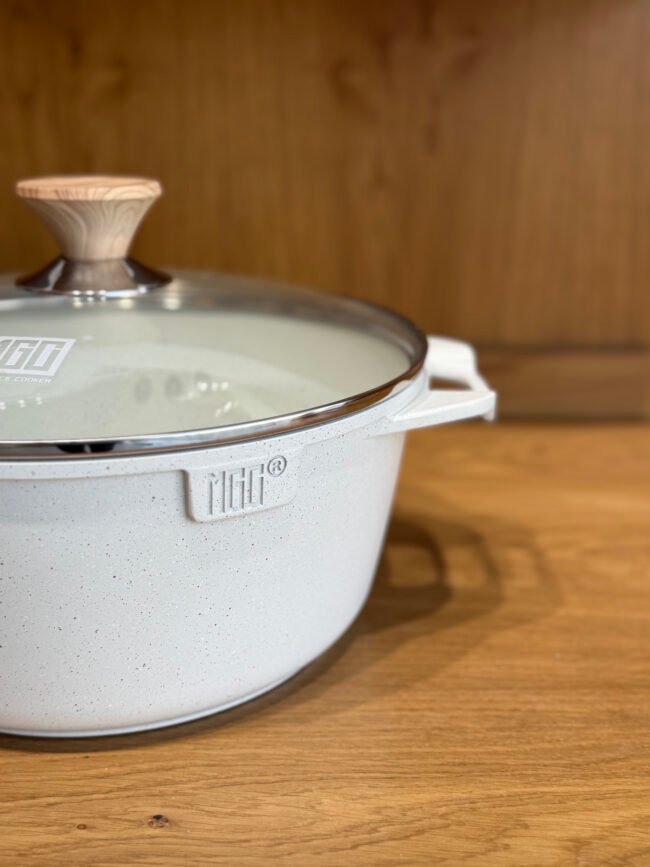 Granite Cooking Pot with Glass Lid and Side Handles - 6.6 Liters - Image 2