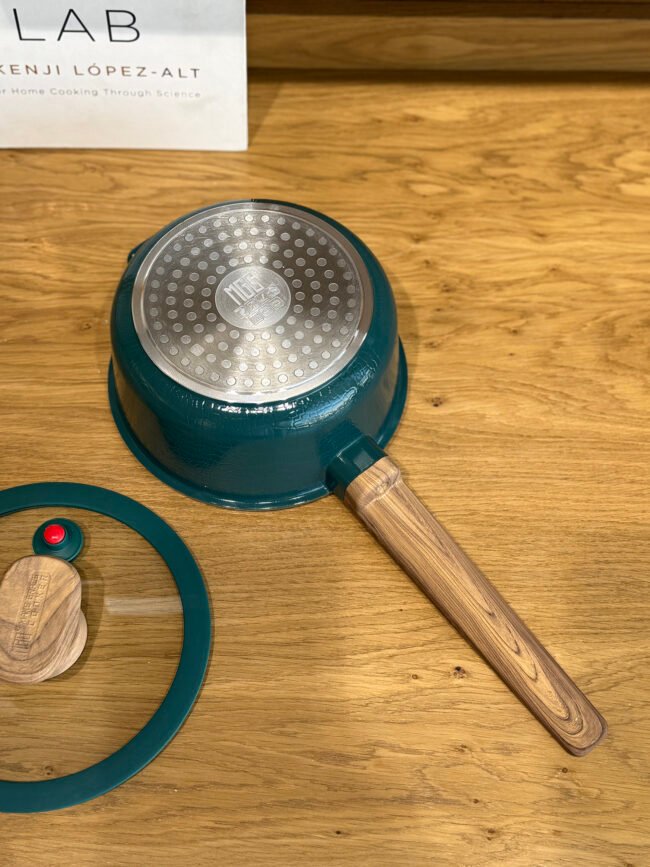Granite Saucepan with Glass Lid and Long Handle - Image 5