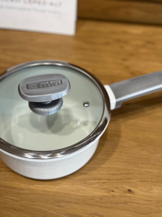 Granite Saucepan with Glass Lid and Long Handle - Image 3