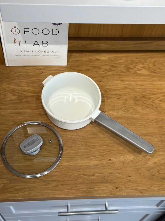 Granite Saucepan with Glass Lid and Long Handle - Image 5