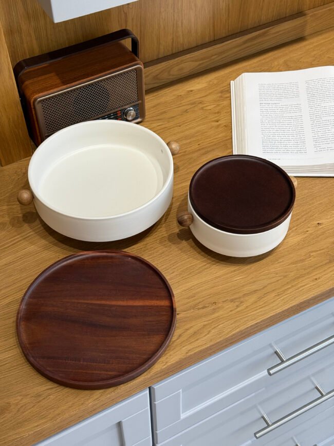 Big Wooden Lid Hospitality Container with Elegant Body - Image 4