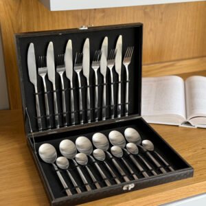 24-Piece Stainless Steel Cutlery Set (Spoons, Forks & Knives)