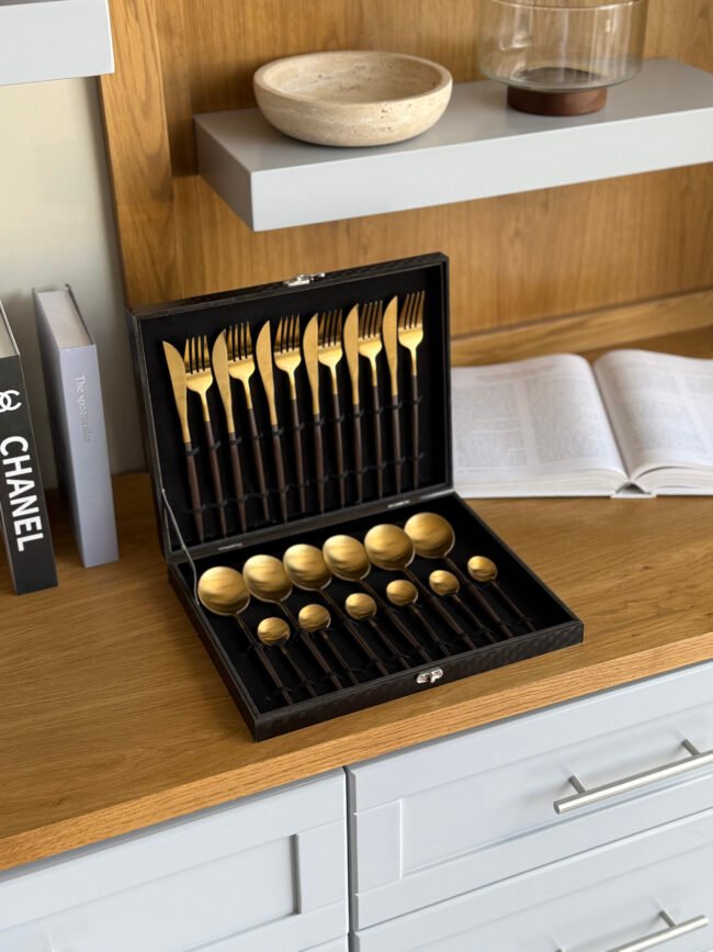 24-Piece Cutlery Set (Spoons, Forks & Knives)