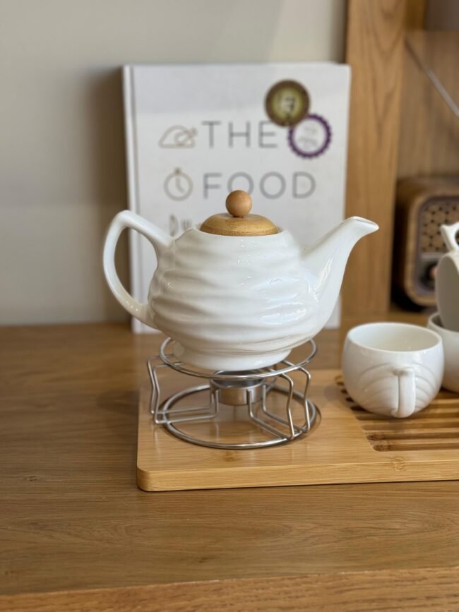 ⁦Porcelain Tea Set with Teapot, 4 Cups, and Candle Warming Base⁩ - الصورة ⁦2⁩