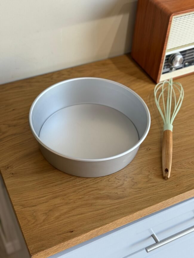 Small Round Baking Pan with Removable Bottom