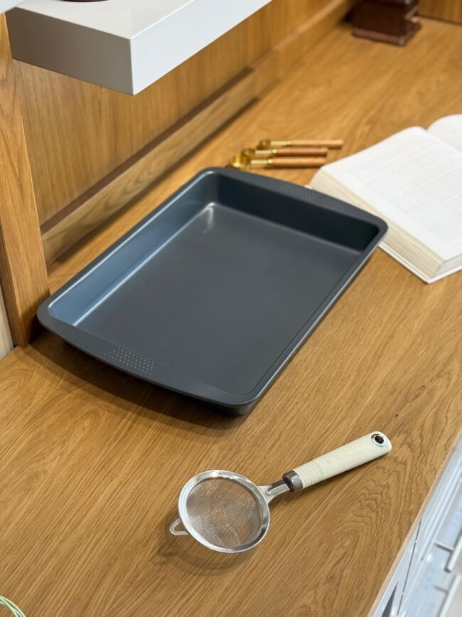 Non-Stick Rectangular Oven Tray - Image 2