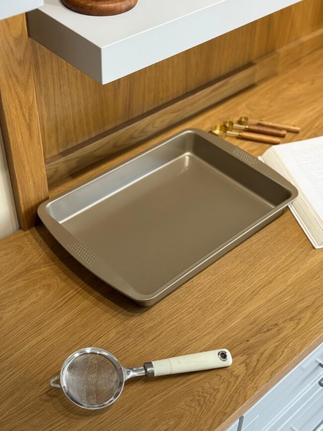 Non-Stick Rectangular Oven Tray - Image 2
