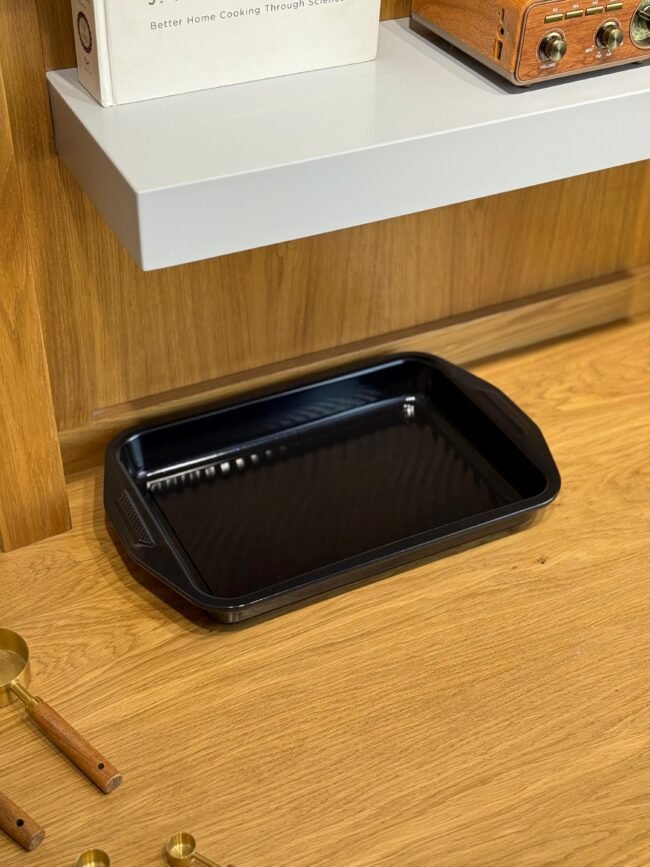 3-Piece Non-Stick Metal Oven Tray Set - Image 3